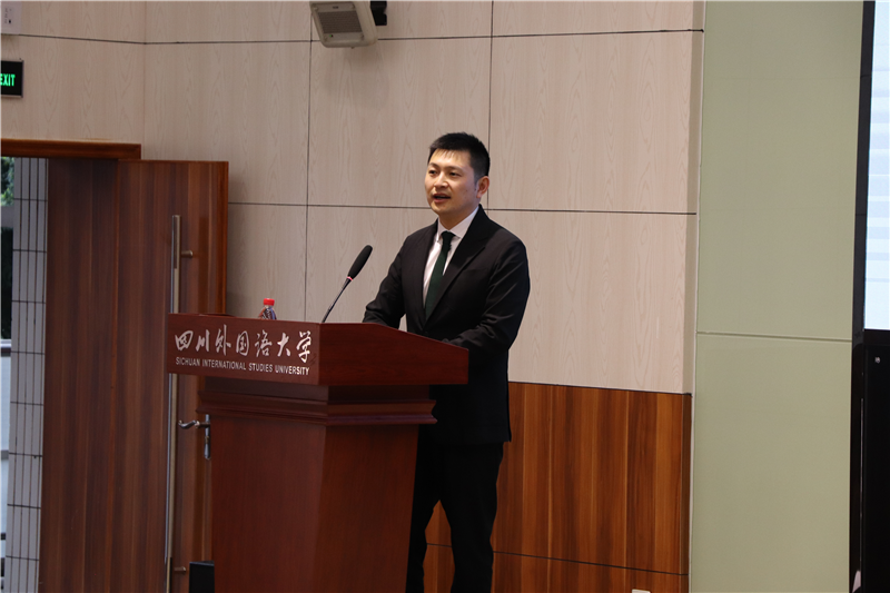 黄宁宁律师在随后的互动环节,国际商学院法学专业的同学和老师反响