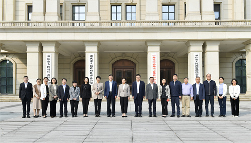 学校与市政府外办共同总结谋划年度合作事项照片2.jpg